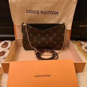 Louis Vuitton Pallas Clutch Monogram